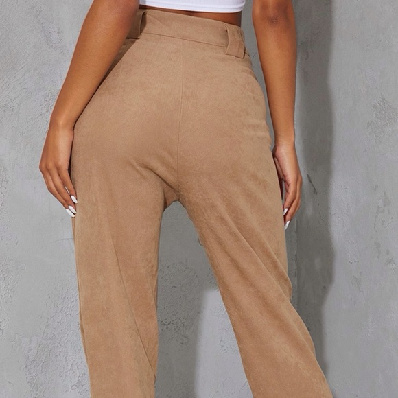 PrettyLittleThing Wmn 6 Taupe Premium Twill Blend Pleat Detail Trouser Pants NWT - Picture 2 of 12